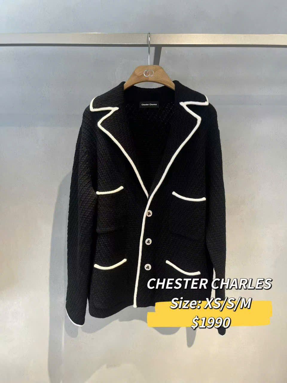  Áo dạ tweed đen cổ vest viền trắng - cúc in gấu 
