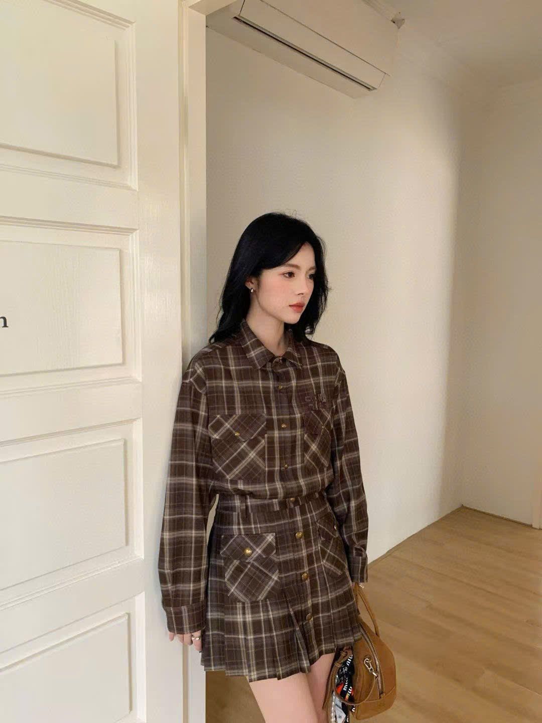  Áo kẻ caro nâu - 2 túi trước 