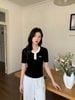  Áo thun đen ngắn tay, cổ tròn trắng khoá zip 