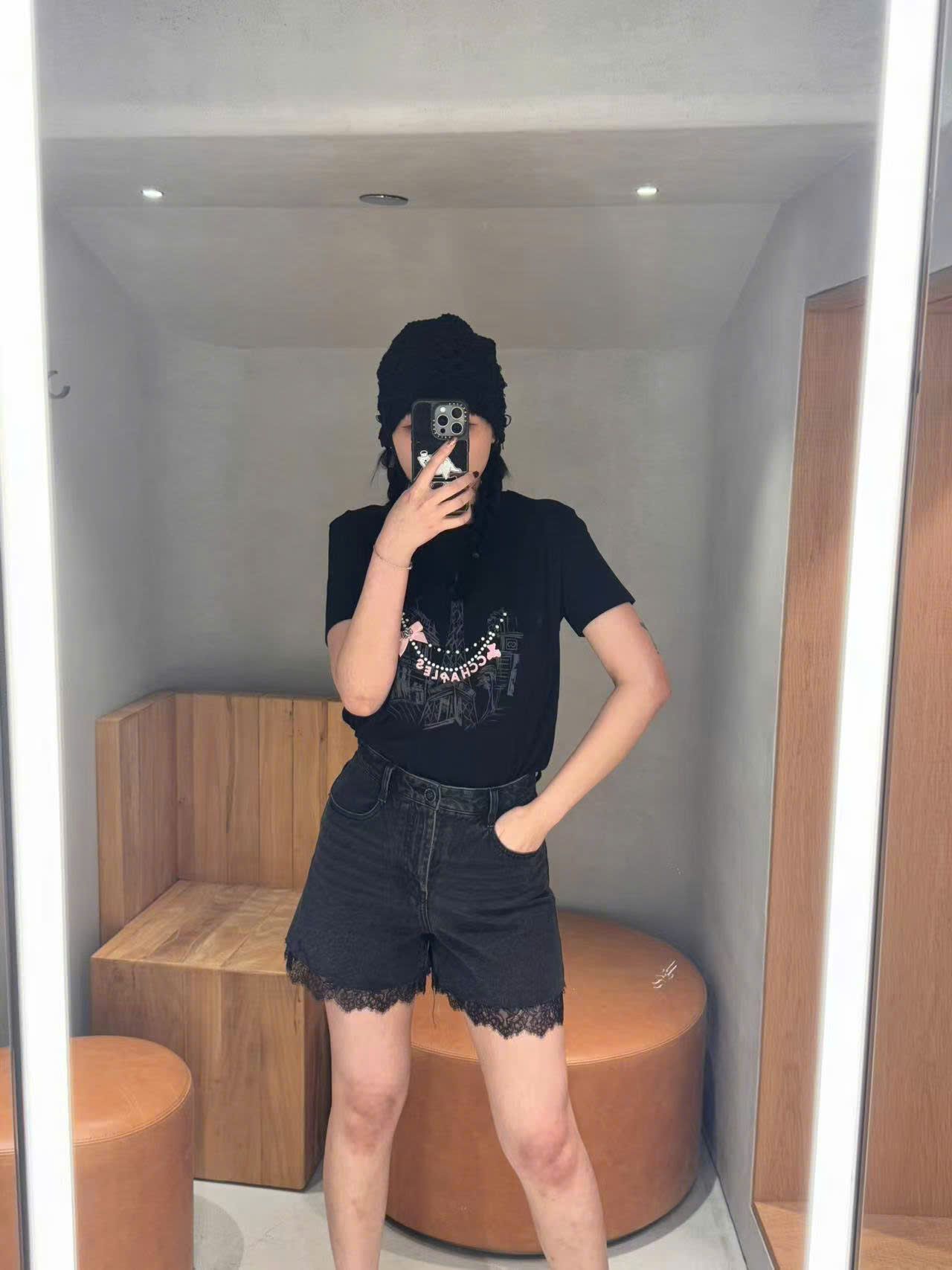  Quần sooc đen diềm 