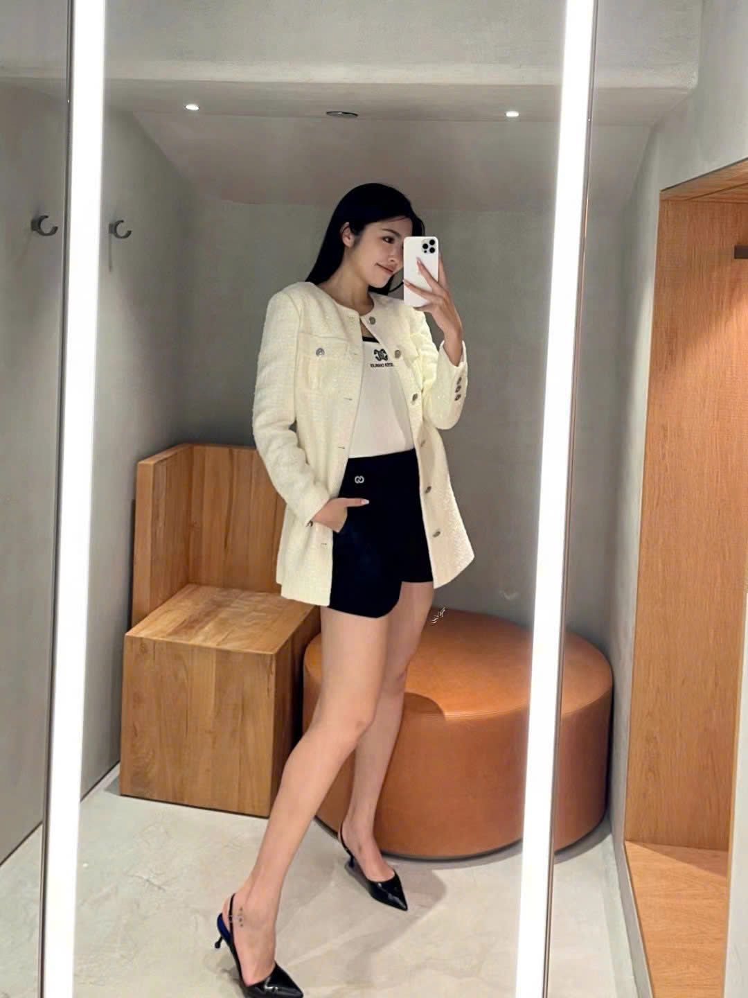  Áo dạ Tweed dáng dài suông túi ngực Chester Charles 