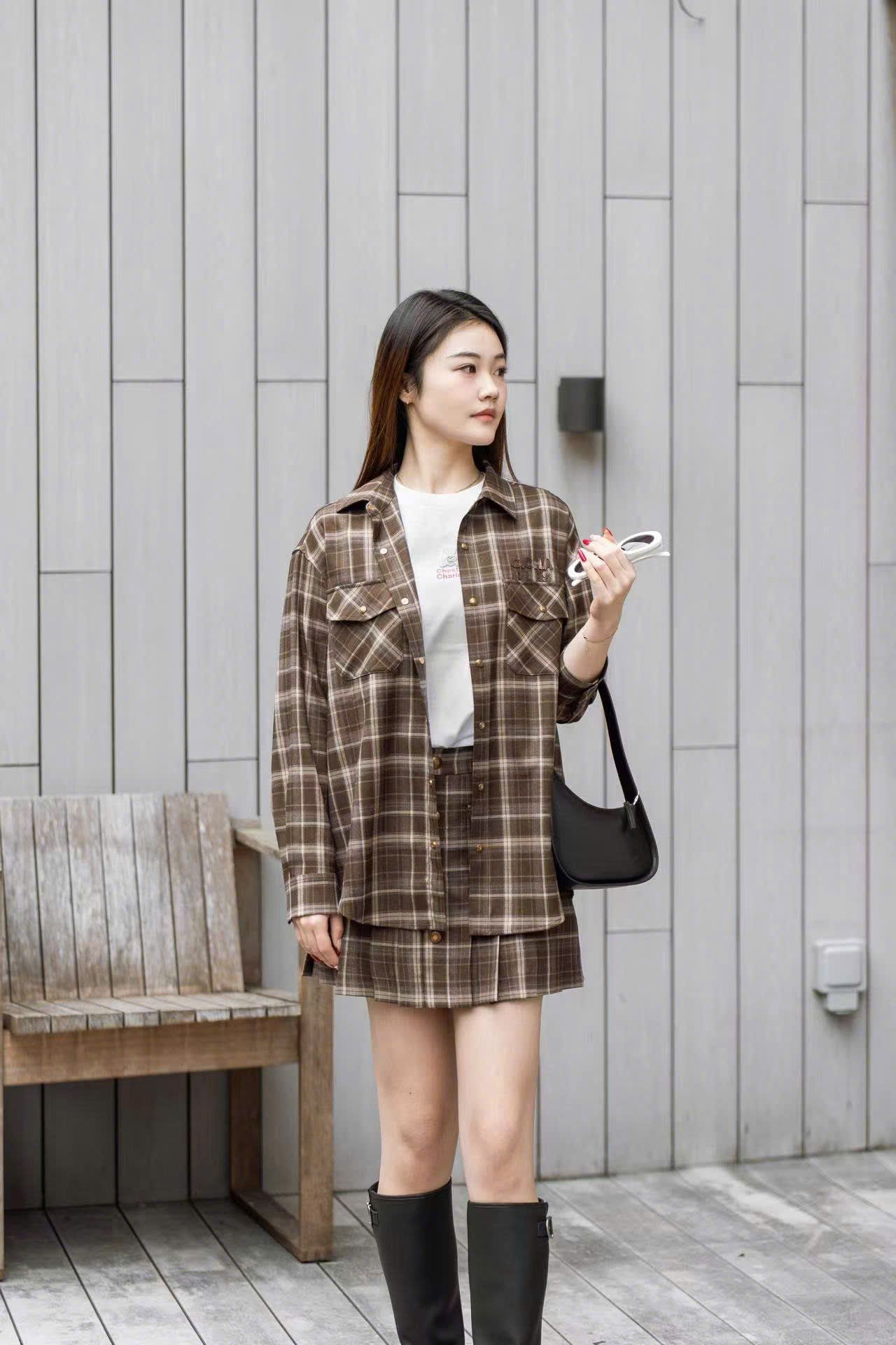  Áo kẻ caro nâu - 2 túi trước 