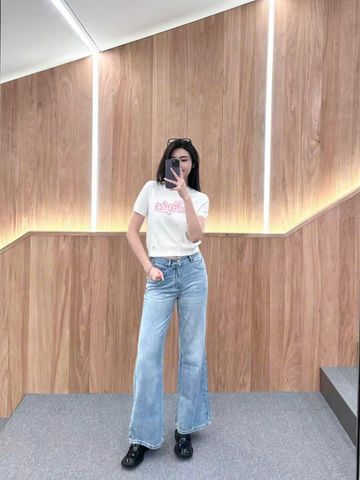  Jean suông xanh nhạt - đính đá túi hậu 