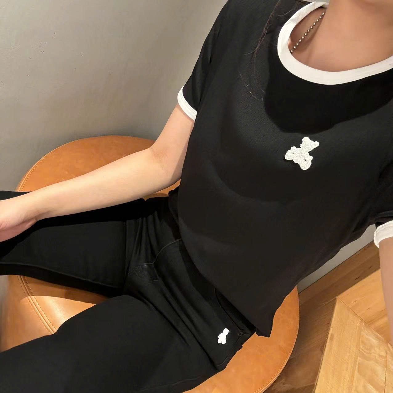  Quần jean đen gấu 