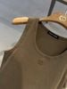  Áo tanktop màu xanh rêu 