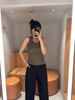  Áo tanktop màu xanh rêu 