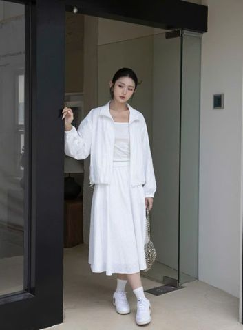  Bộ áo khoác gió và chân váy dài trắng set 