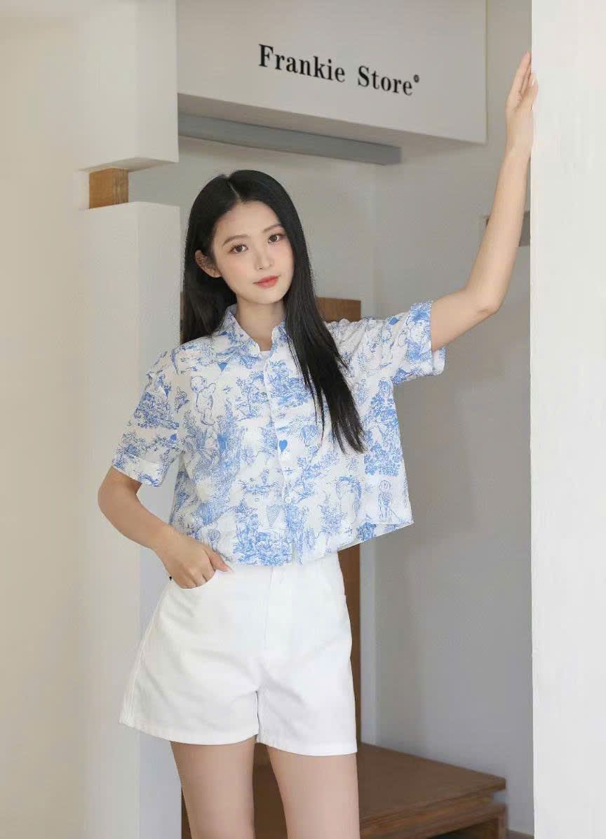  Áo sơ mi xanh - hoạ tiết gấu 