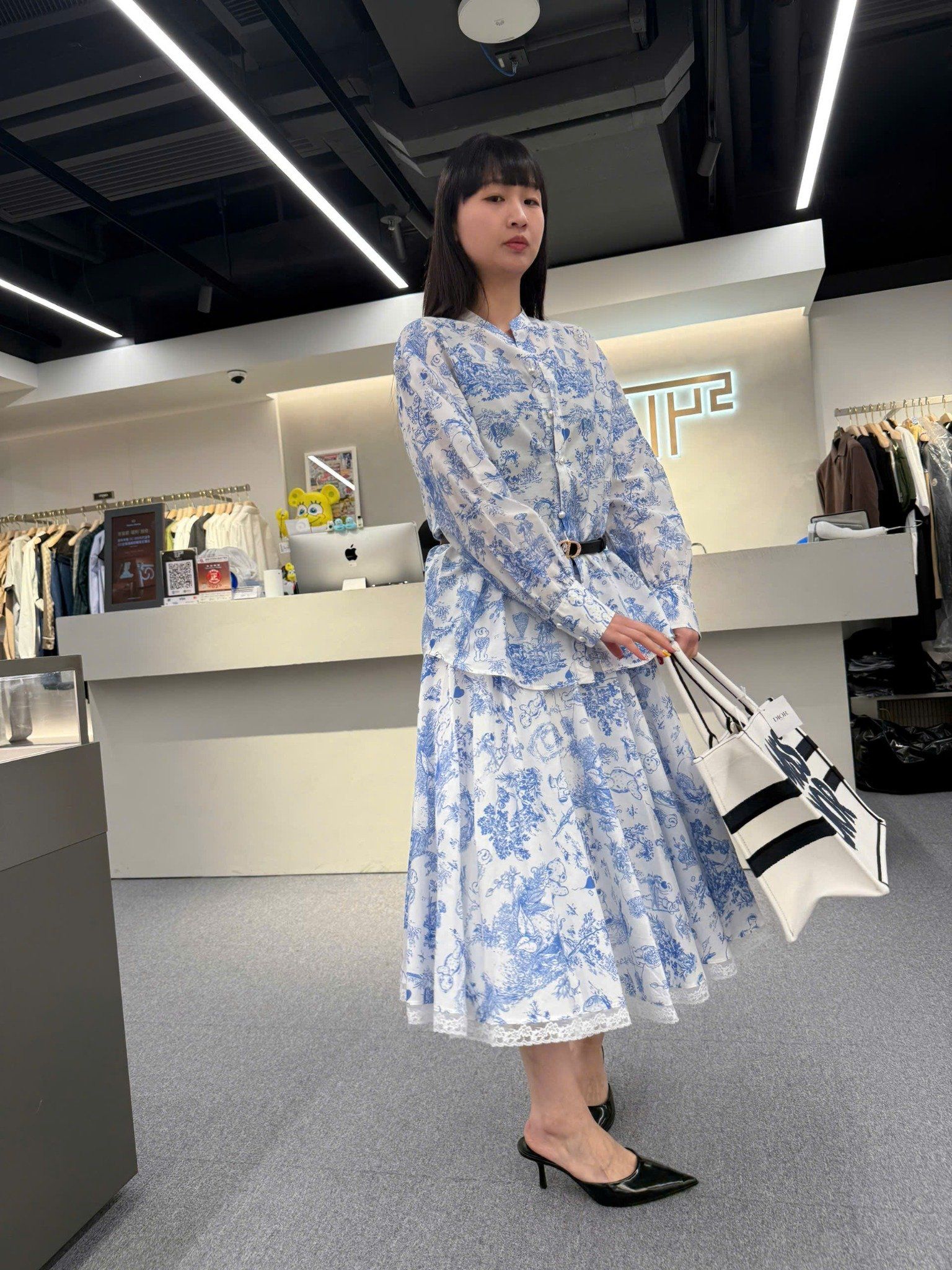  Bộ Áo sơ mi dáng suông, cổ tàu và chân váy dài xanh ren - set 