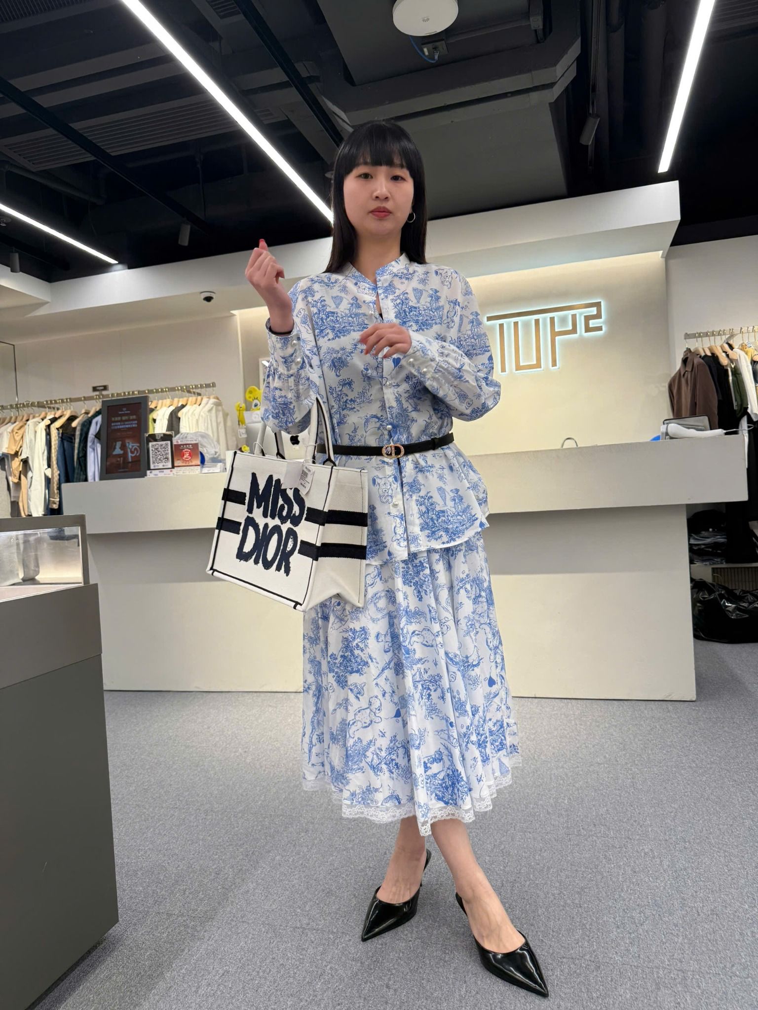  Bộ Áo sơ mi dáng suông, cổ tàu và chân váy dài xanh ren - set 