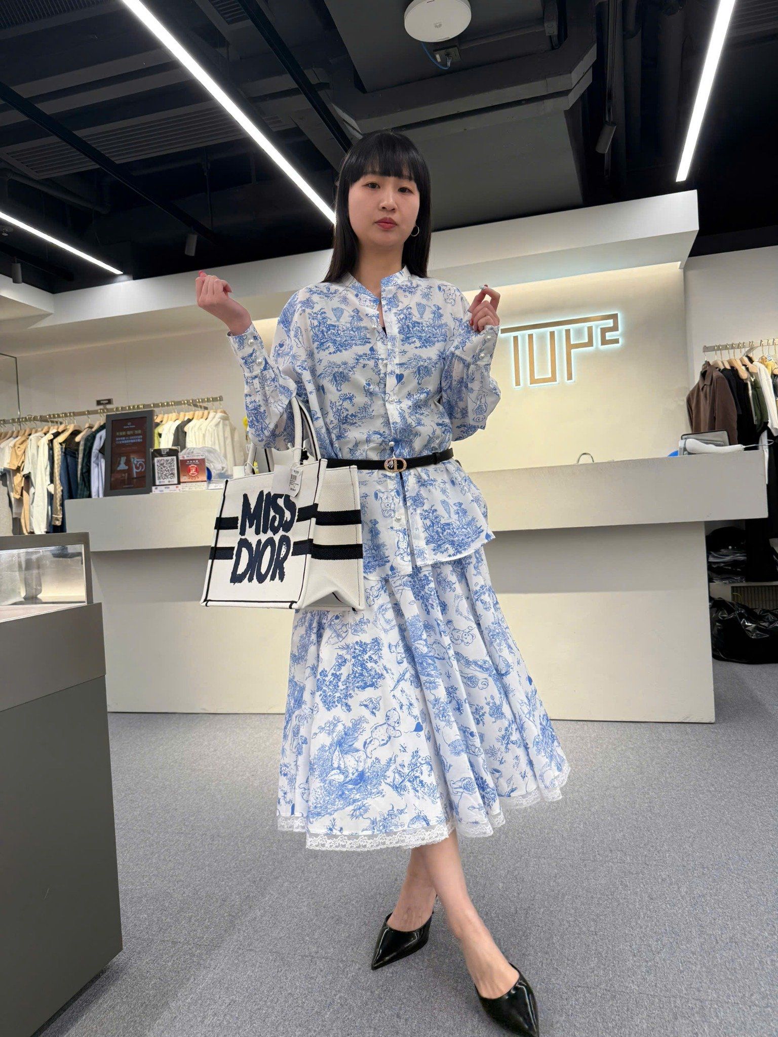  Bộ Áo sơ mi dáng suông, cổ tàu và chân váy dài xanh ren - set 