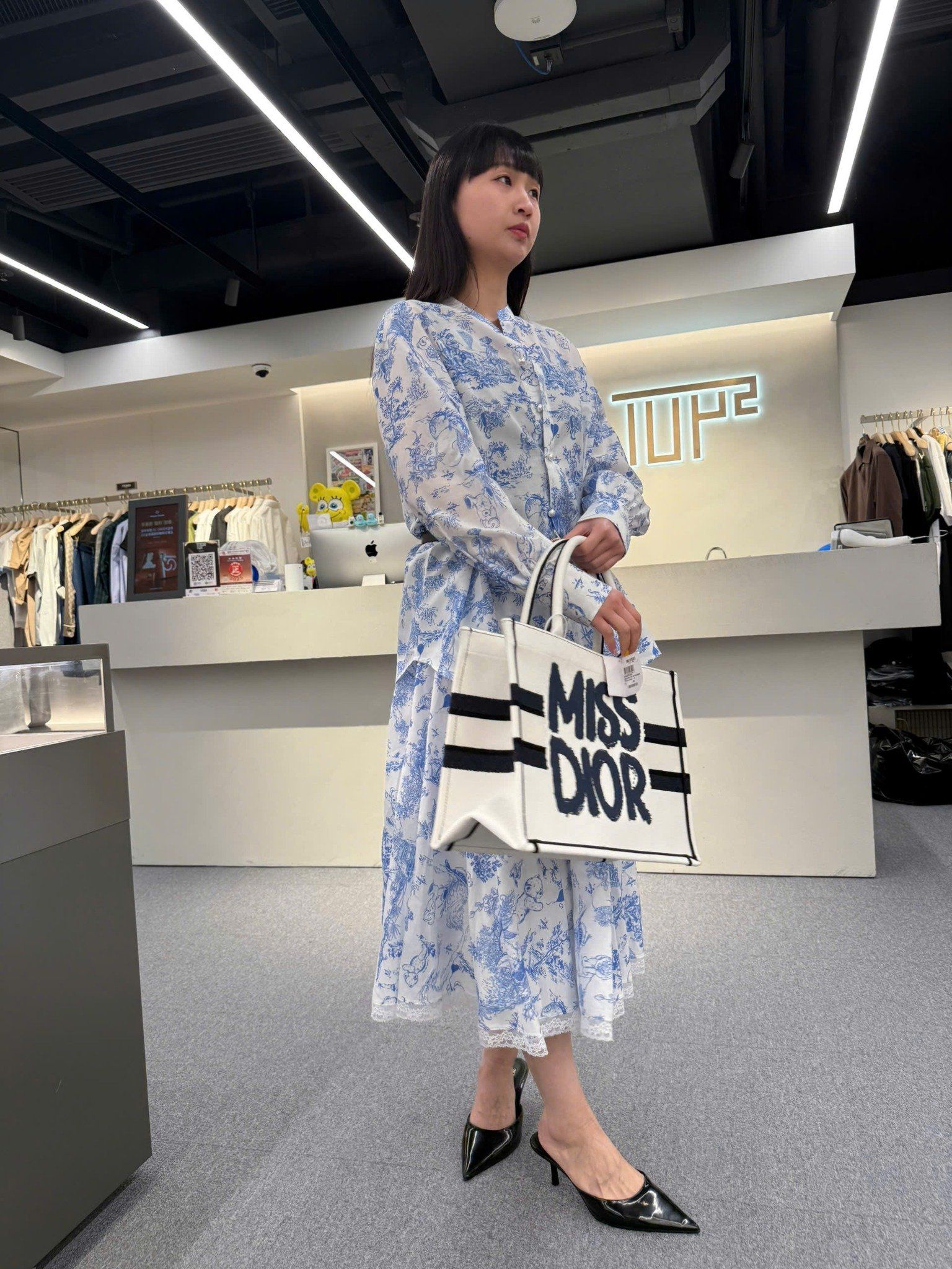  Bộ Áo sơ mi dáng suông, cổ tàu và chân váy dài xanh ren - set 