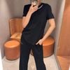  Áo phông đen chữ viền cổ cong CH 