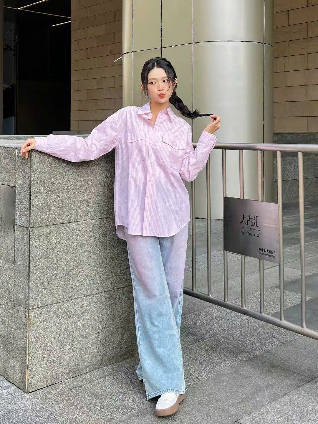  Áo sơmi hồng dài tay đuôi tôm, 2 túi ngực 