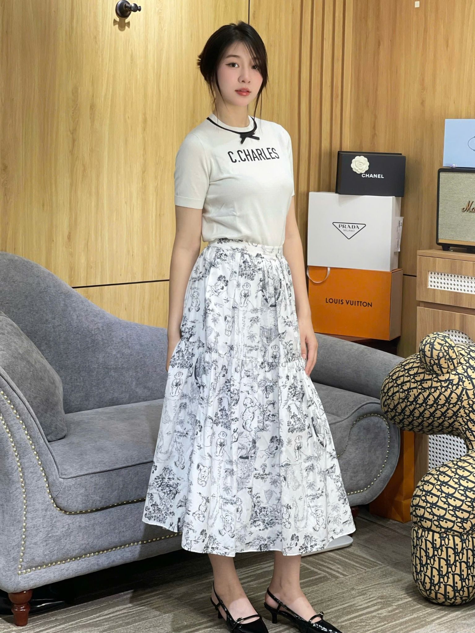  Chân váy trắng - hoạ tiết gấu 