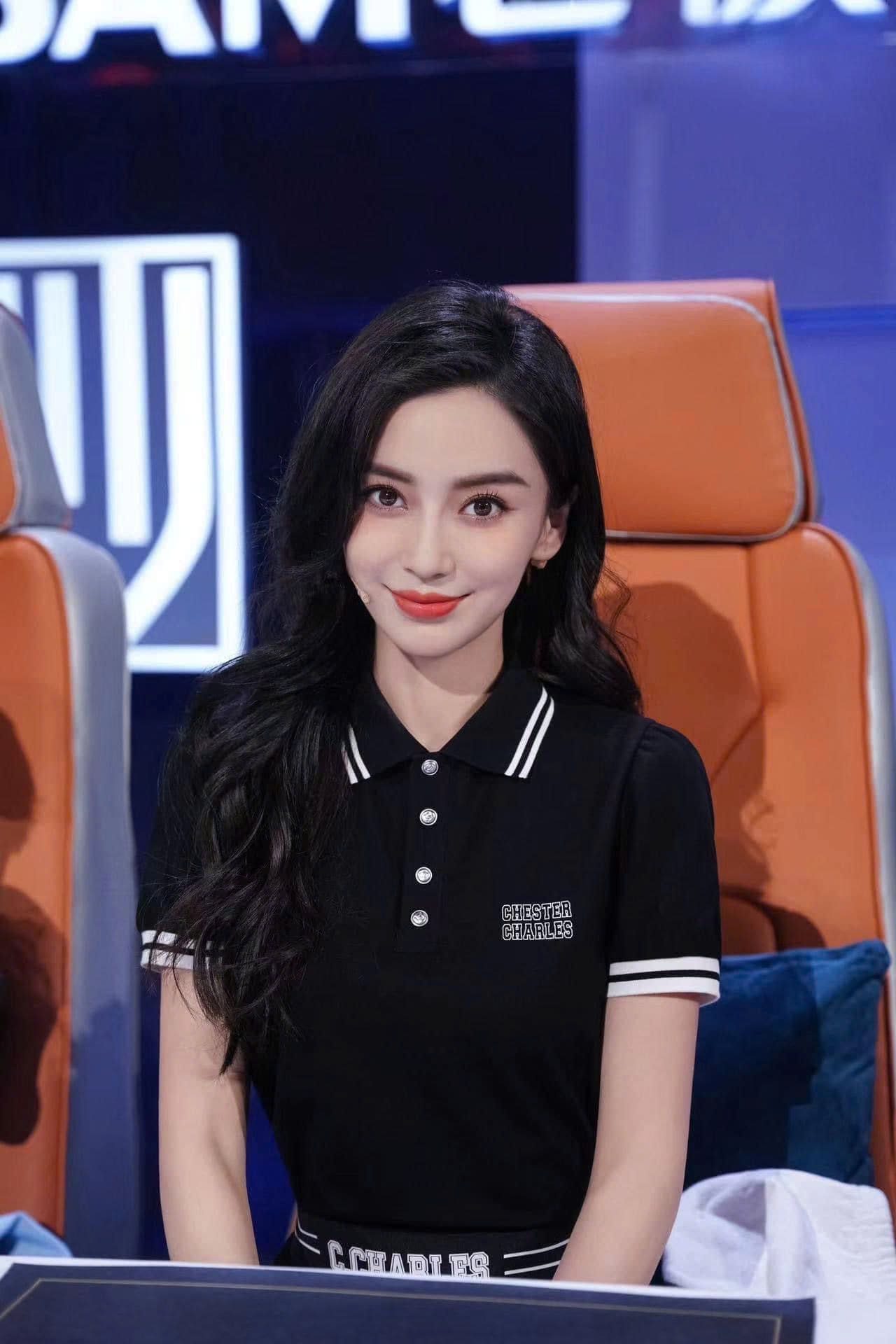  Áo polo cổ viền trắng 