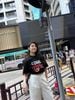  Áo phông đen đầu gấu đỏ 