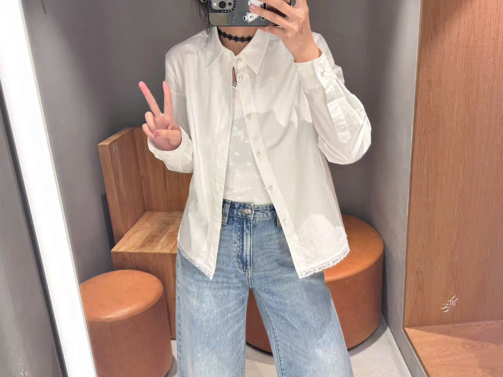  Áo sơmi trắng viền gấu Ren 