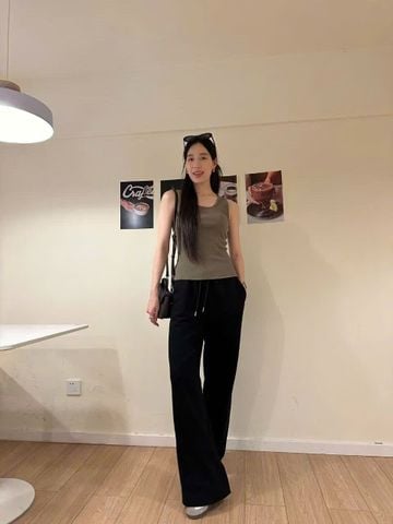  Quần nỉ đen- dây rút hoa văn nổi (ss25) 