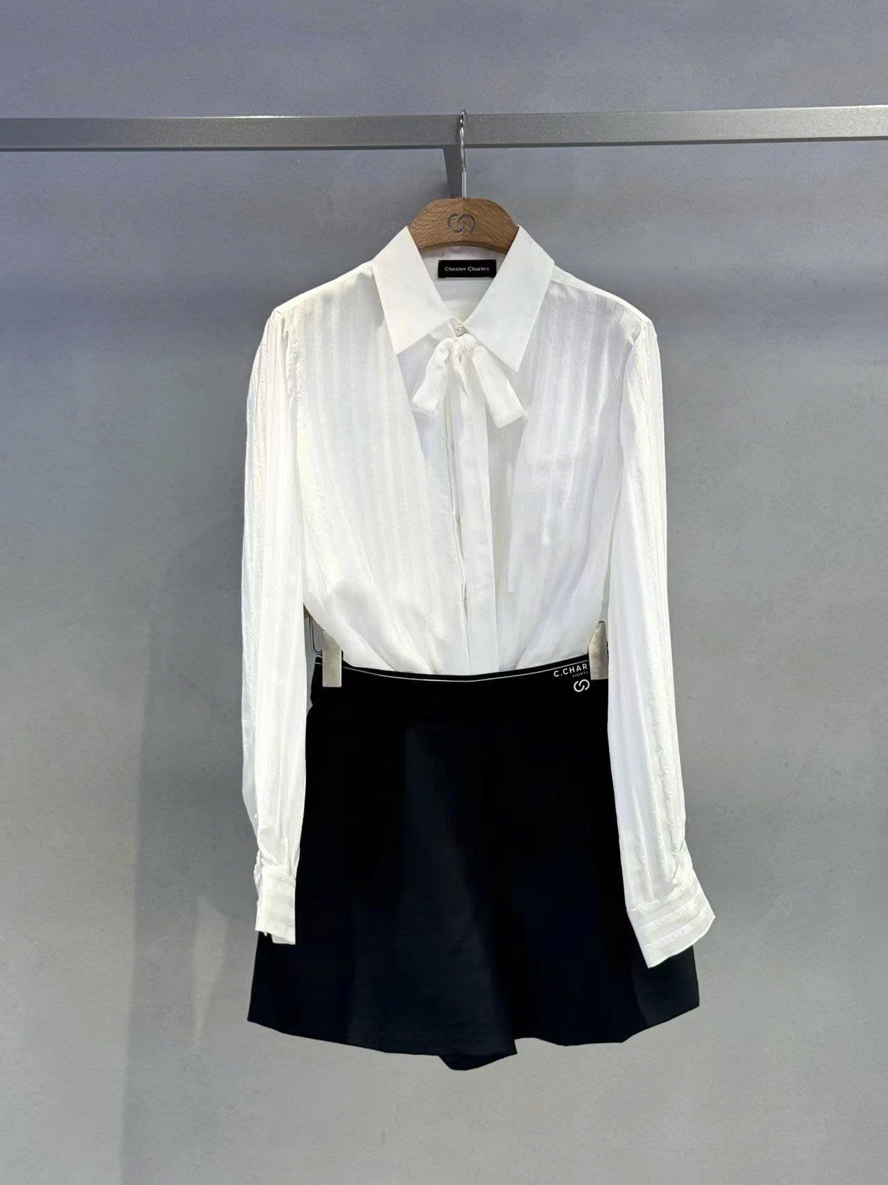  Áo sơ mi lụa full logo - dây nơ trắng 