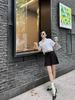 Áo sơmi trắng cúc ngọc, túi chữ 