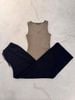  Áo tanktop màu xanh rêu 