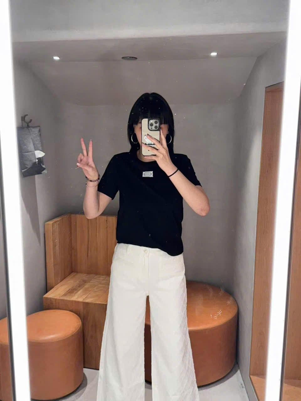  Áo phông đen logo, chữ nhật trắng 