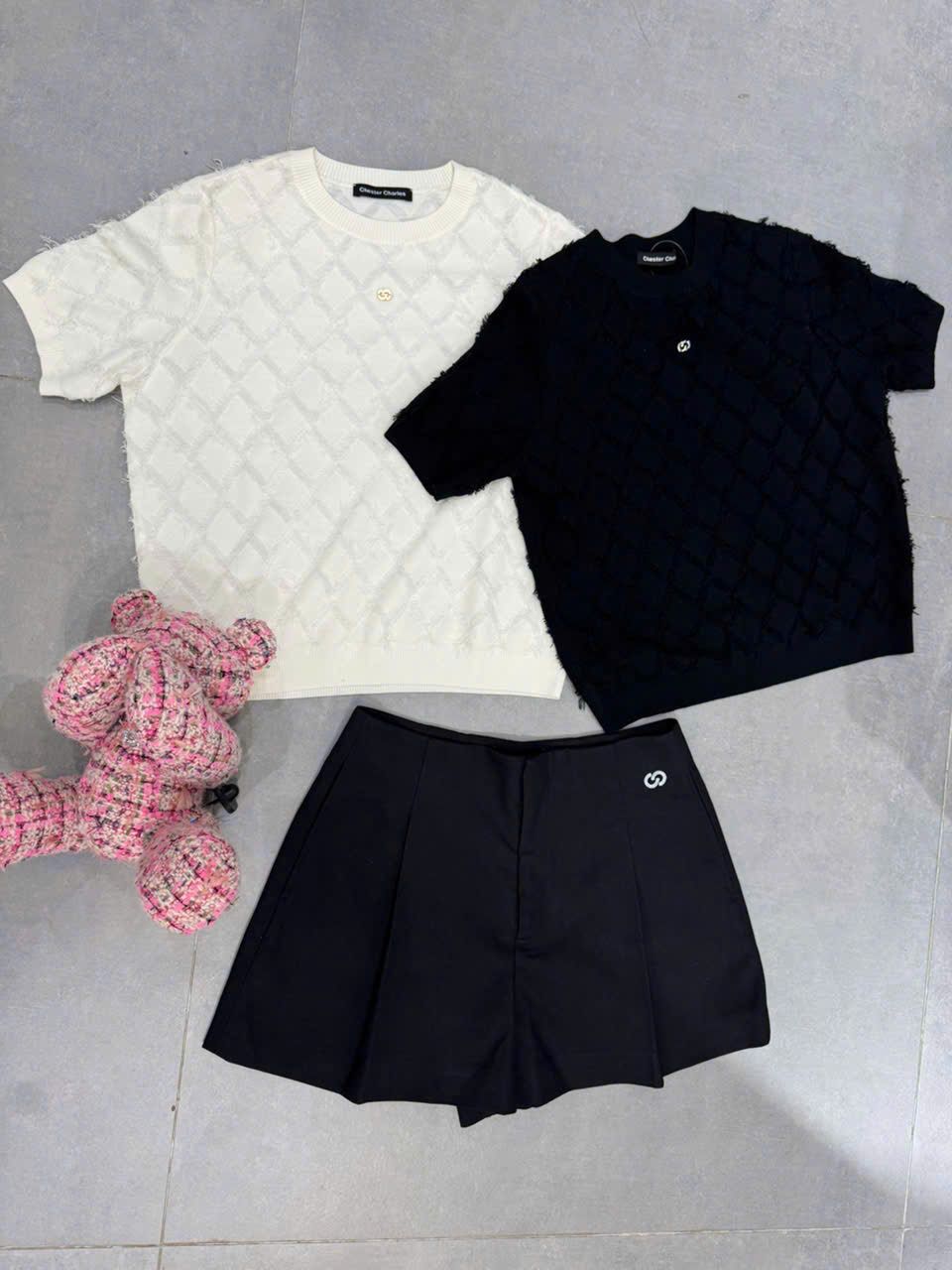  Áo ngắn tay trám lông đen 