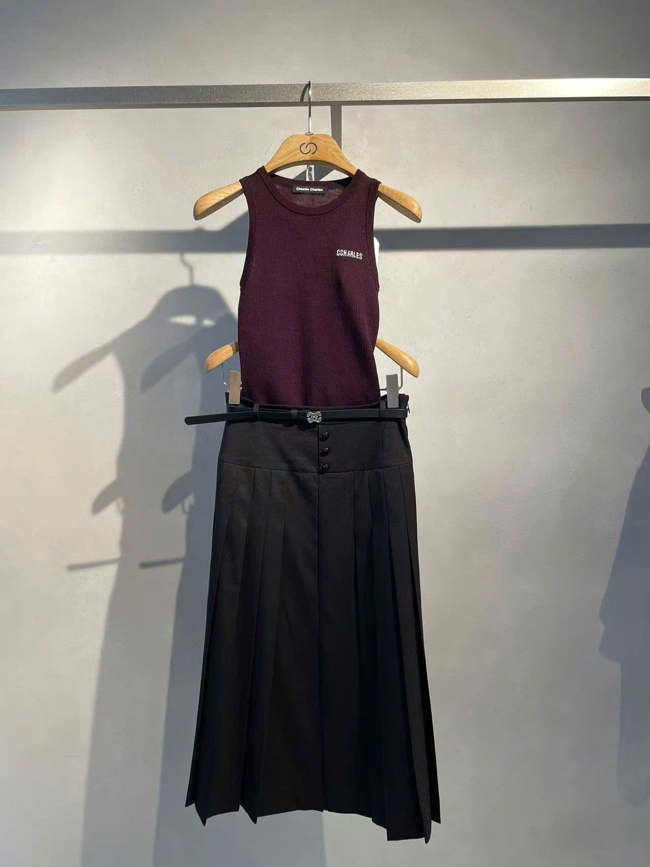  Chân váy dài xẻ tà gấu dưới 