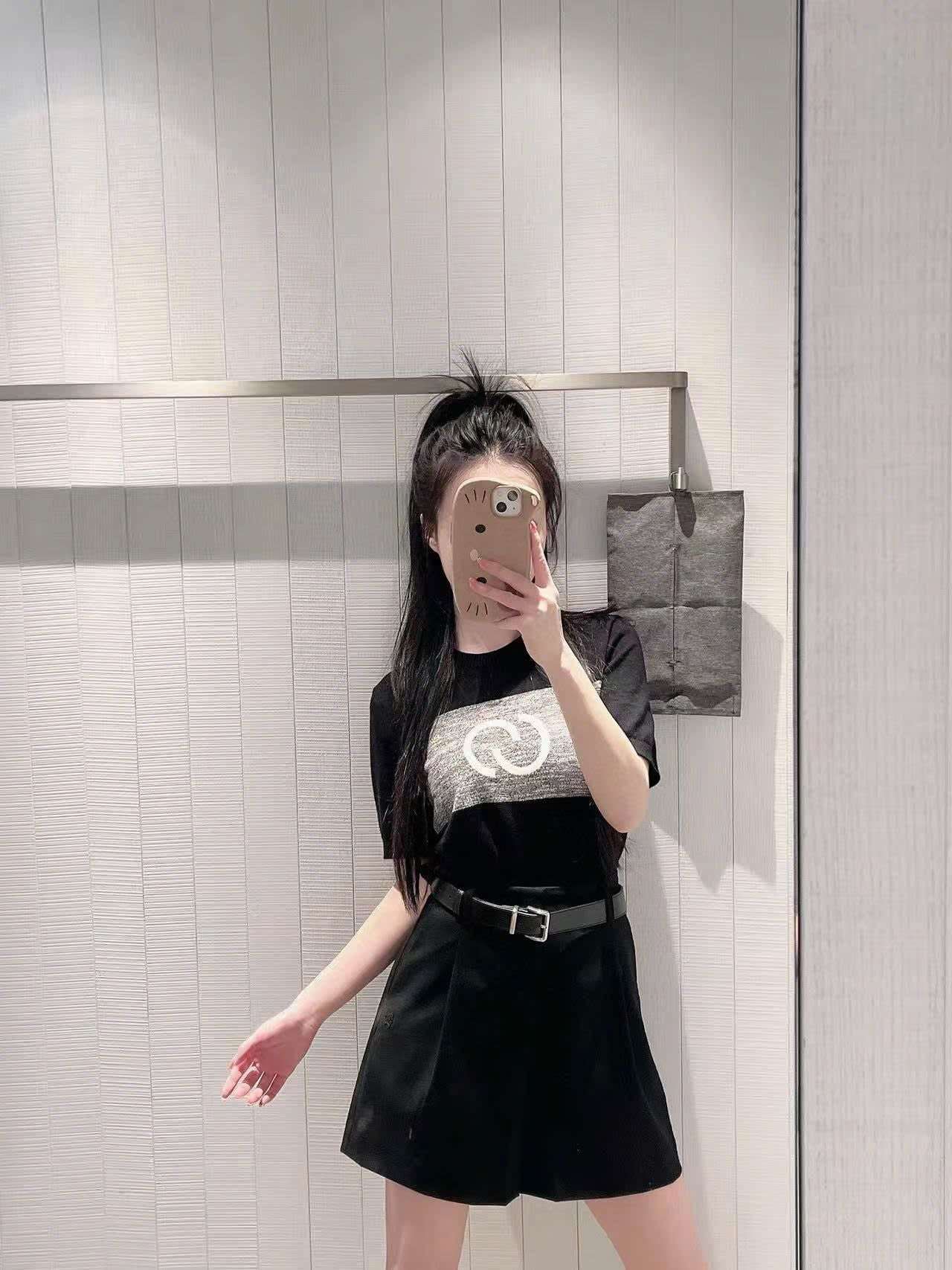  Quần sooc vải đen -belt da 