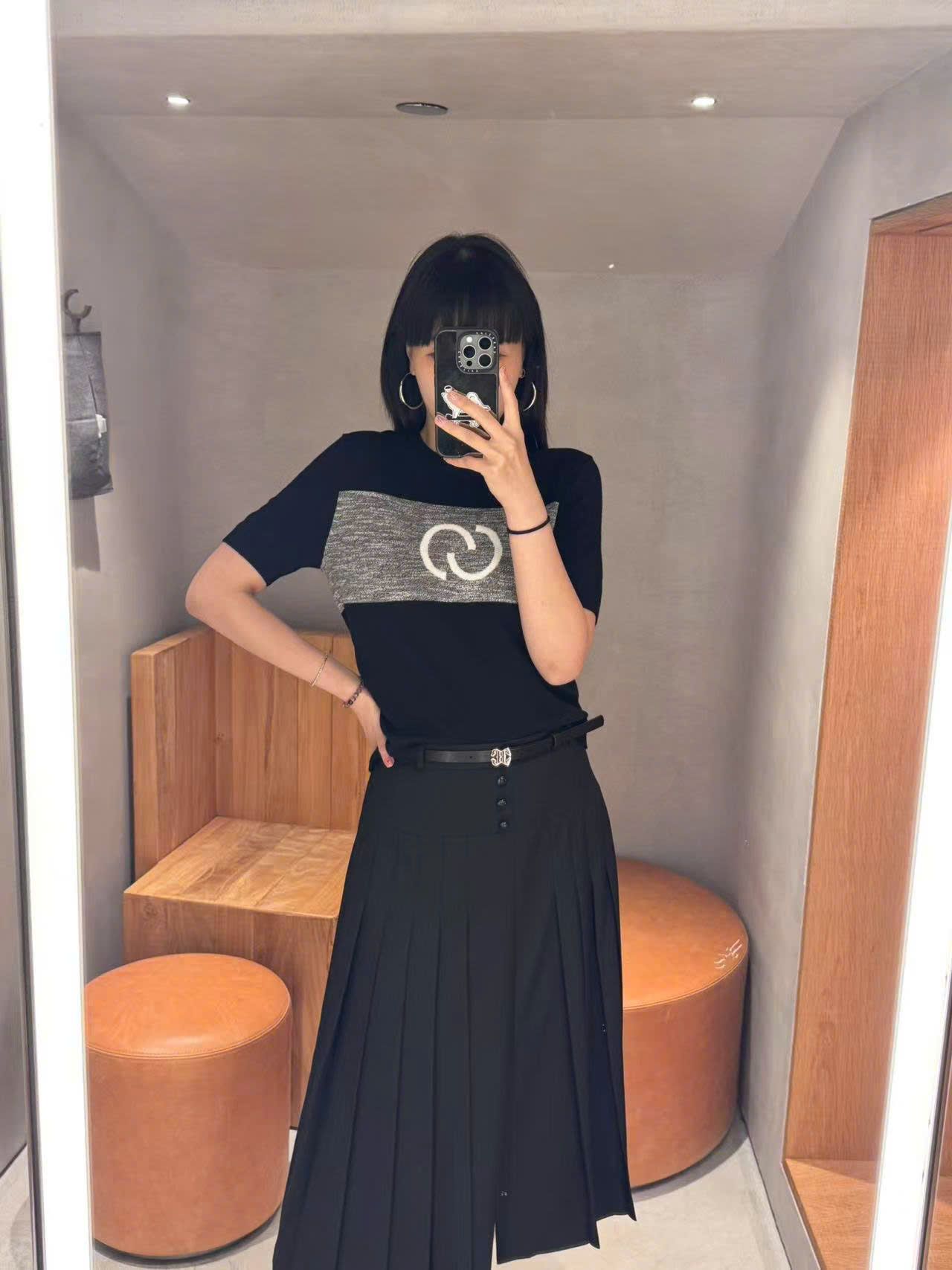  Chân váy dài xẻ tà gấu dưới 