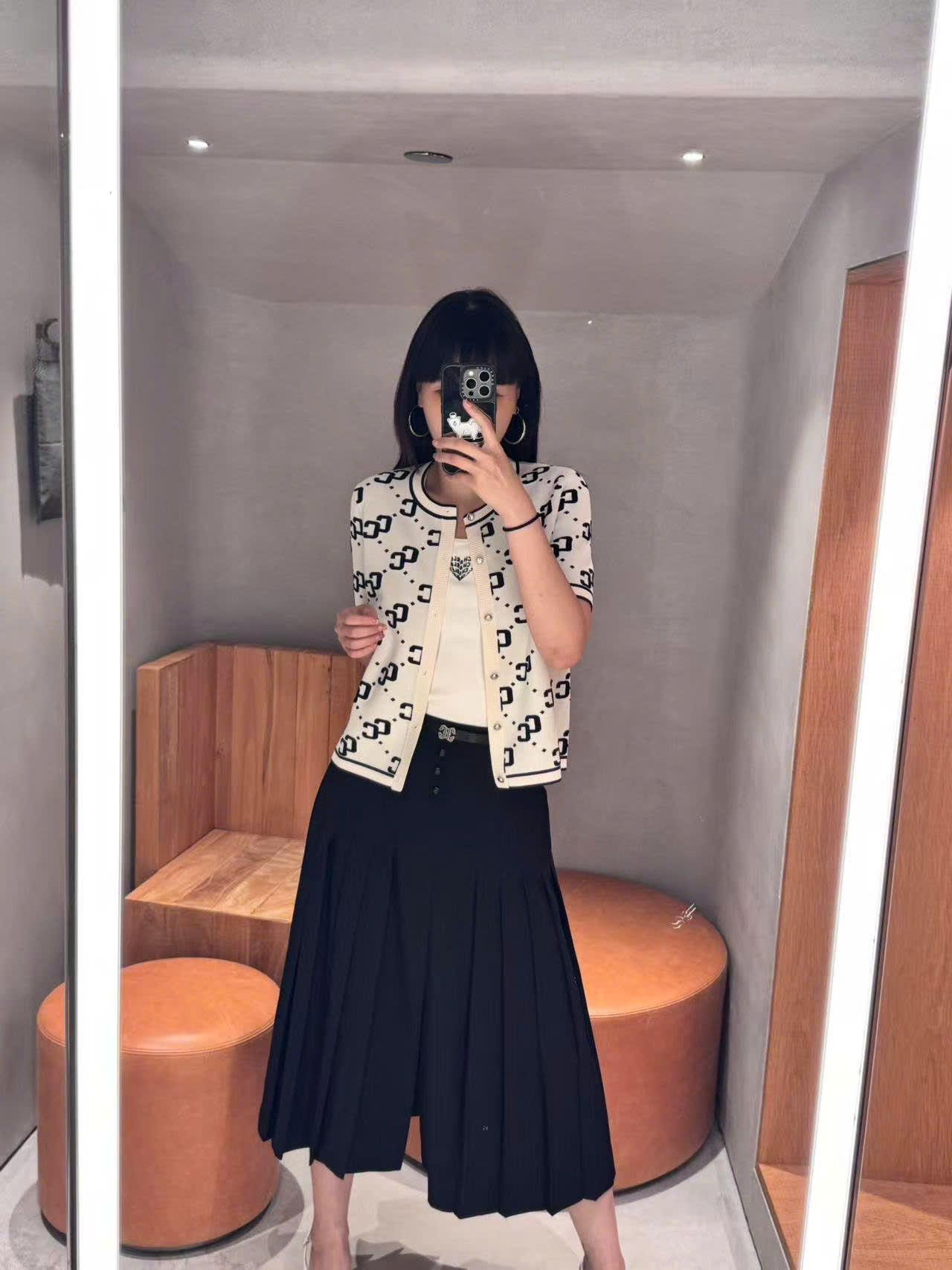  Chân váy dài xẻ tà gấu dưới 