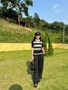  Áo ngắn tay đen kẻ trắng 
