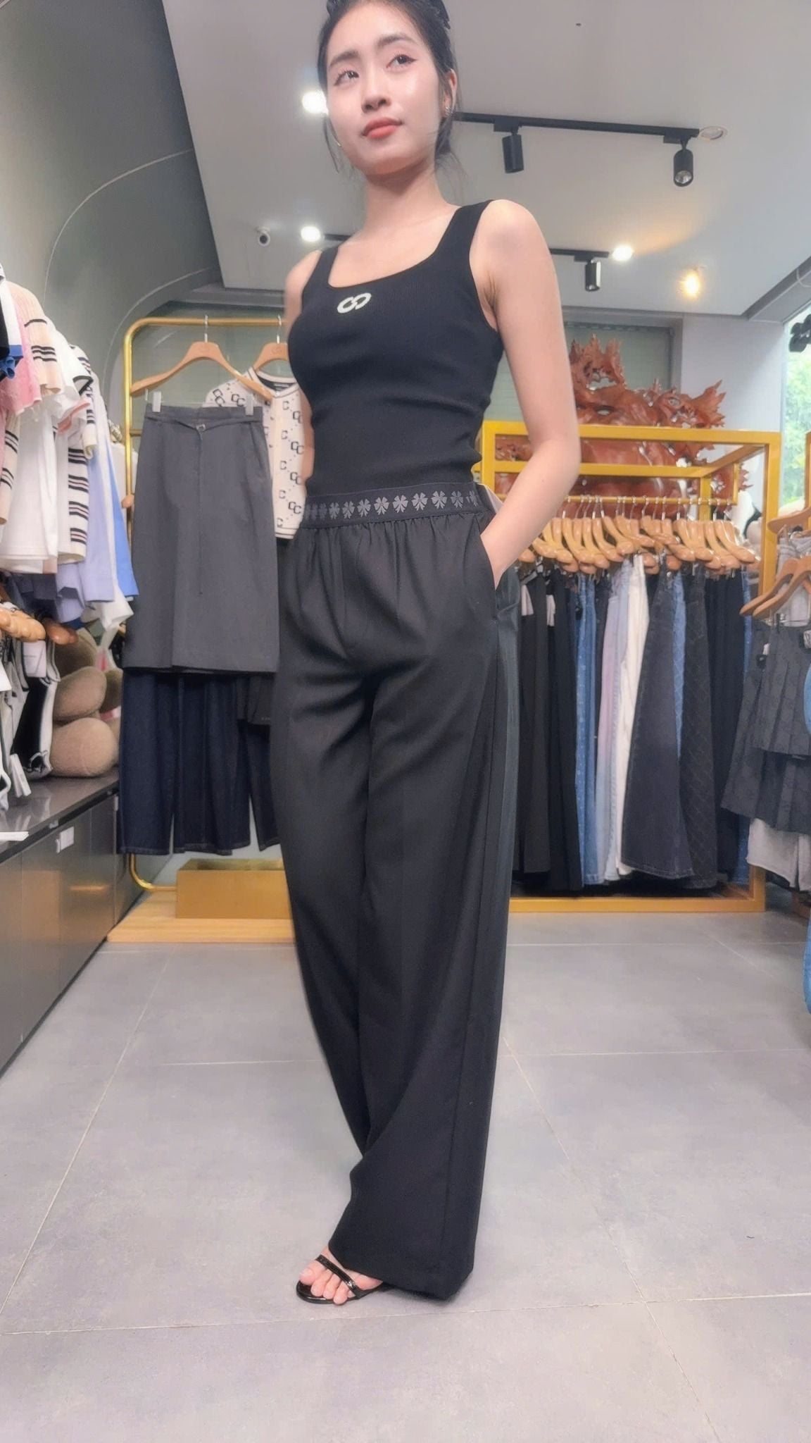  Quần Vải - cạp thun logo CH 