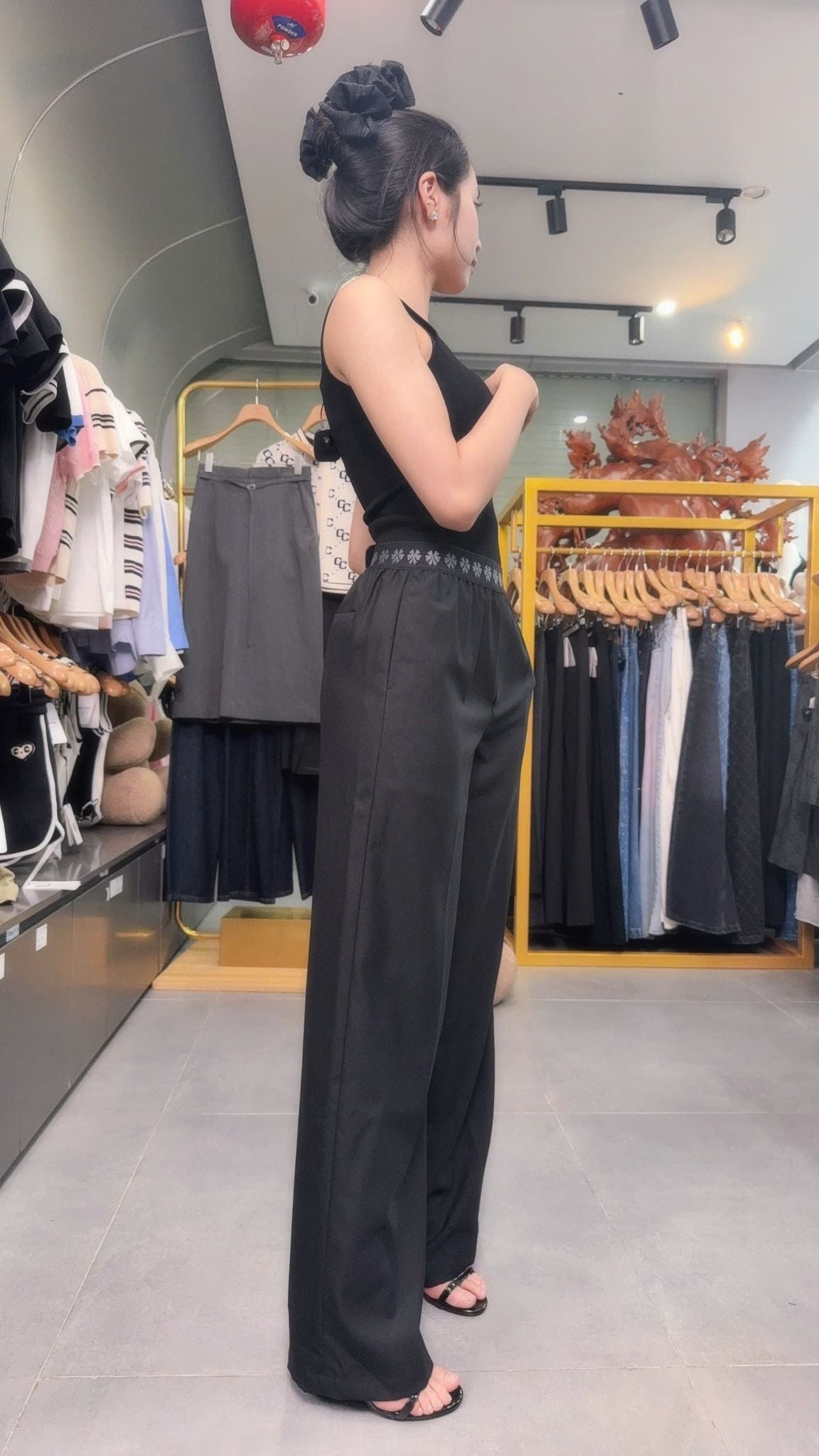  Quần Vải - cạp thun logo CH 