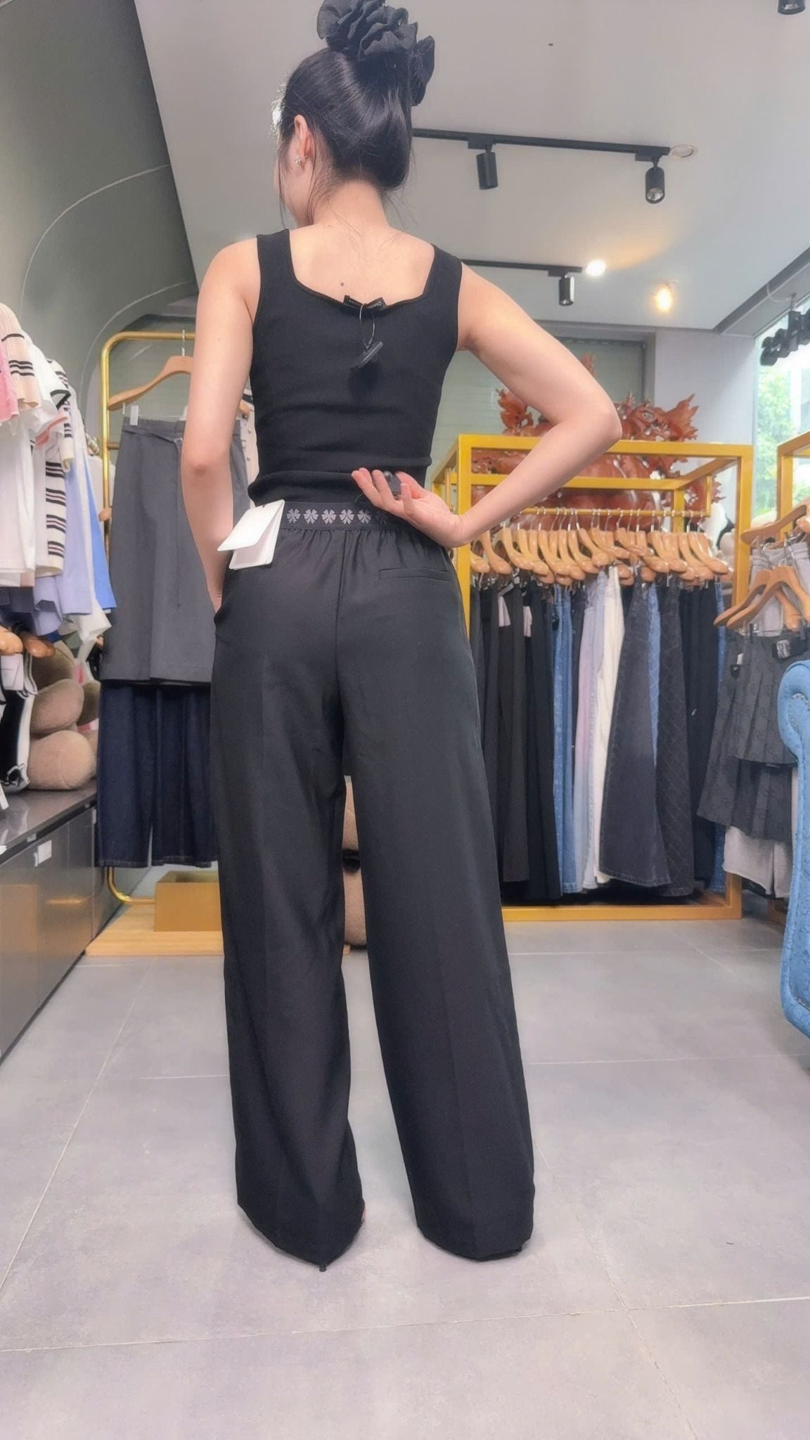  Quần Vải - cạp thun logo CH 