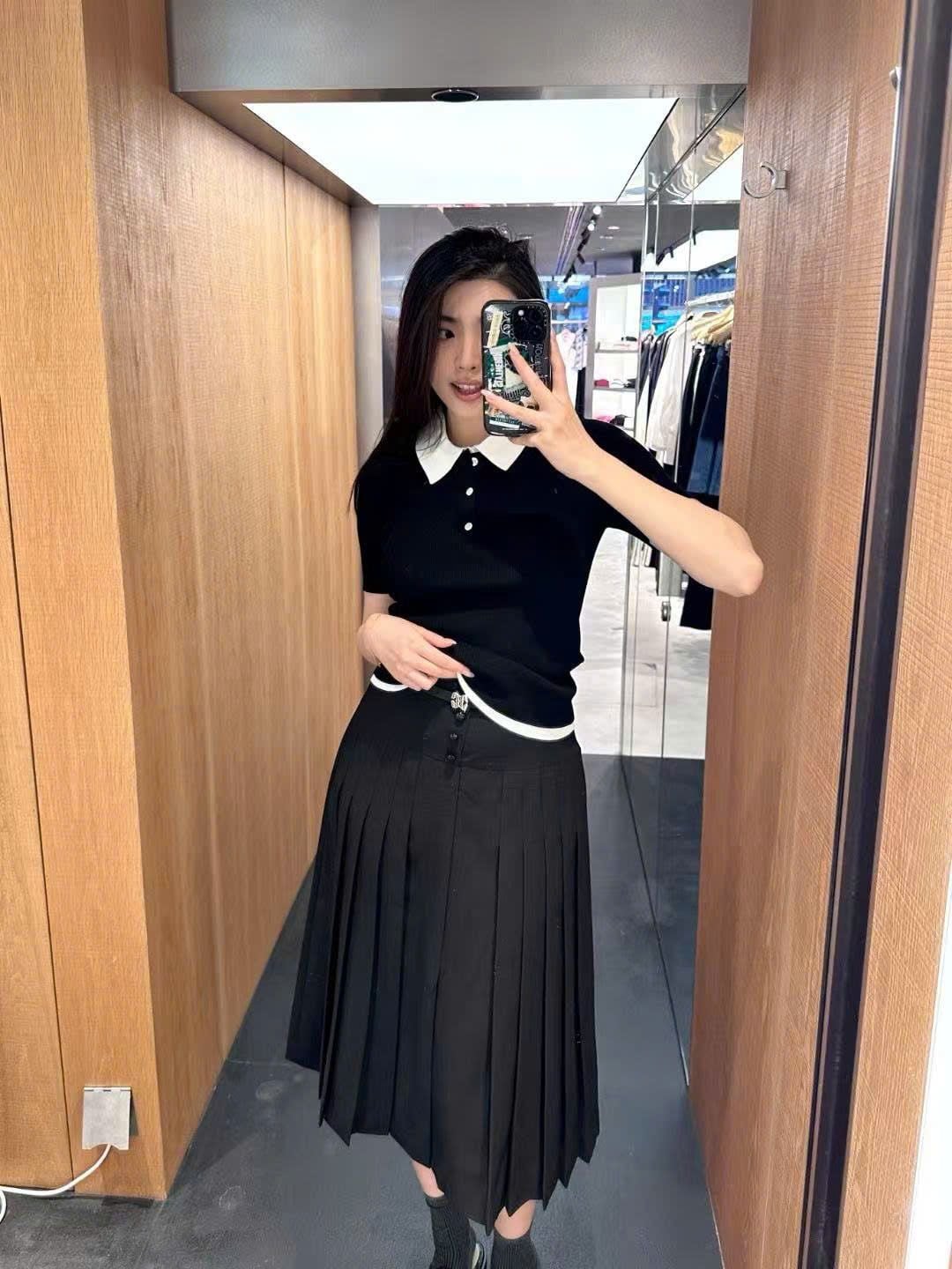  Chân váy dài xẻ tà gấu dưới 