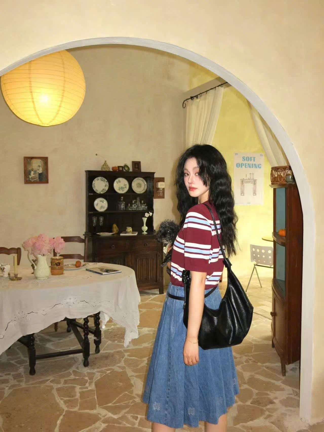  Áo ngắn tay đỏ kẻ trắng , xanh ngang 