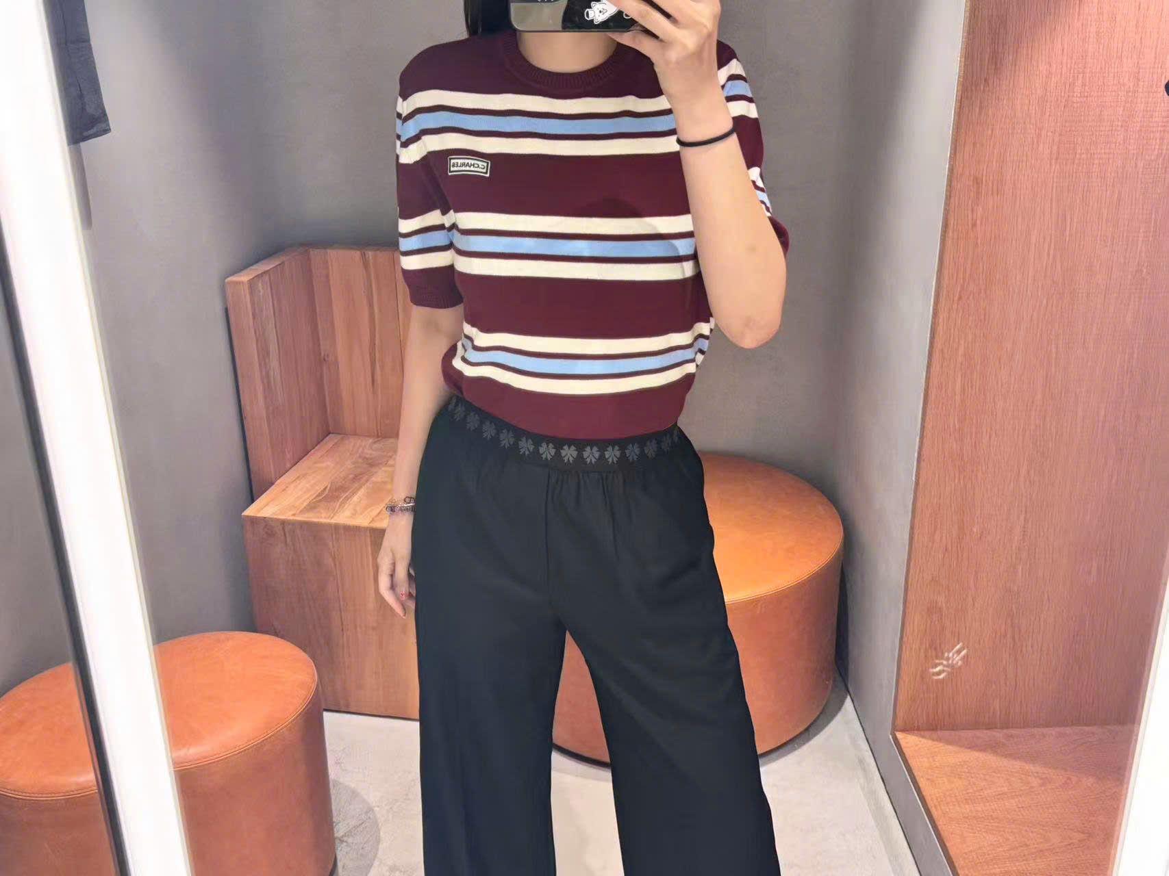  Áo ngắn tay đỏ kẻ trắng , xanh ngang 