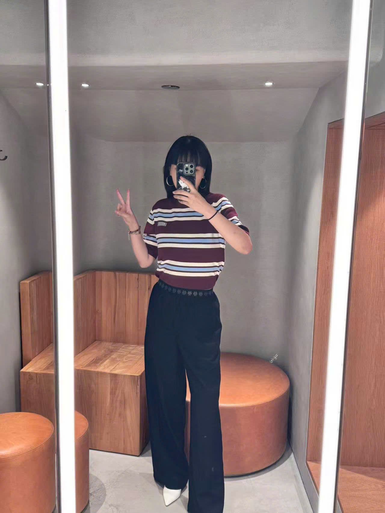  Áo ngắn tay đỏ kẻ trắng , xanh ngang 