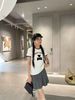  Áo phông trắng viền đen - chữ trên gấu 