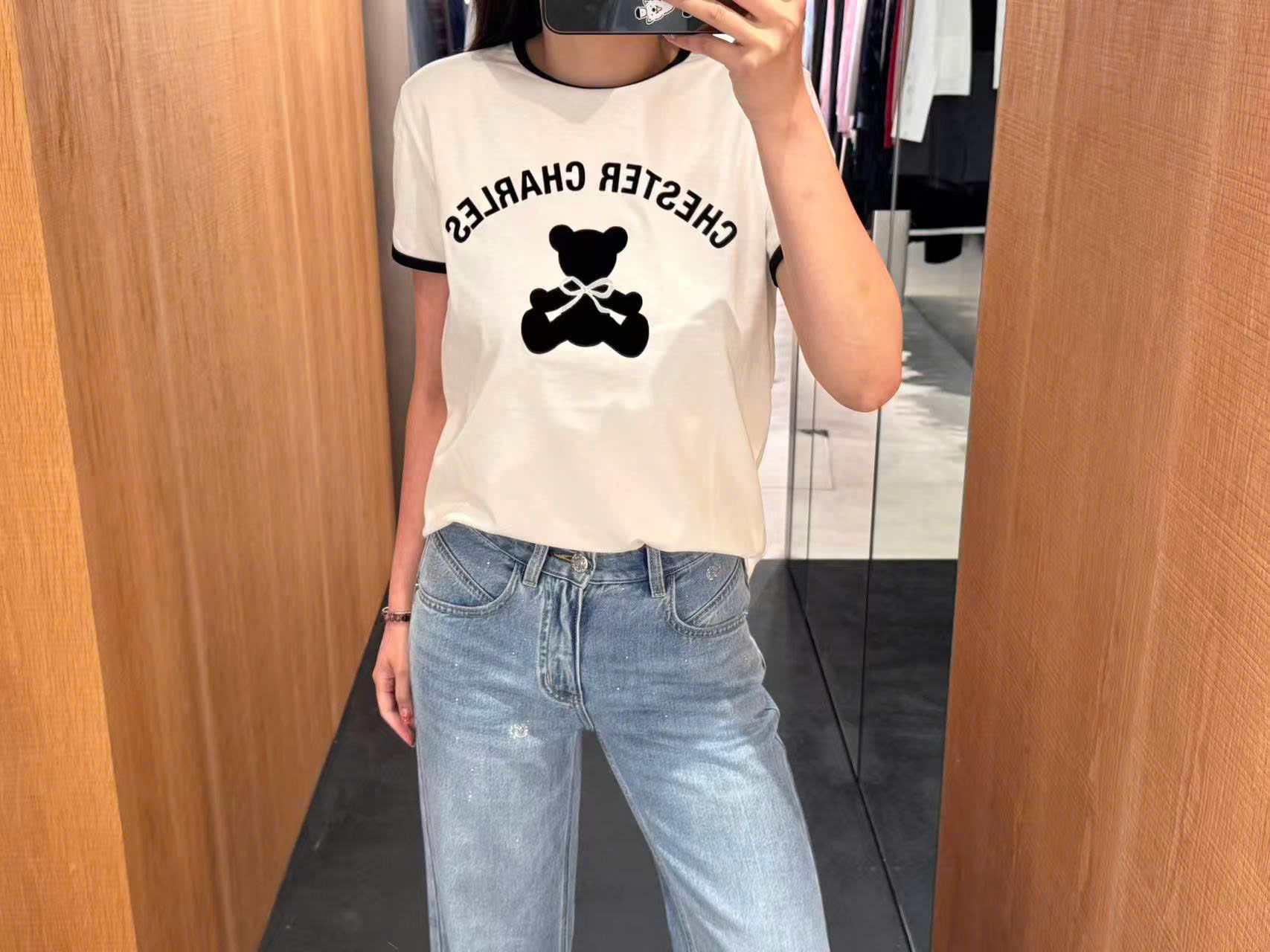  Áo T- shirt trắng gấu đen 