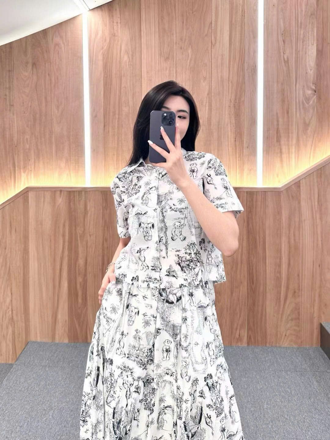  Chân váy trắng - hoạ tiết gấu 