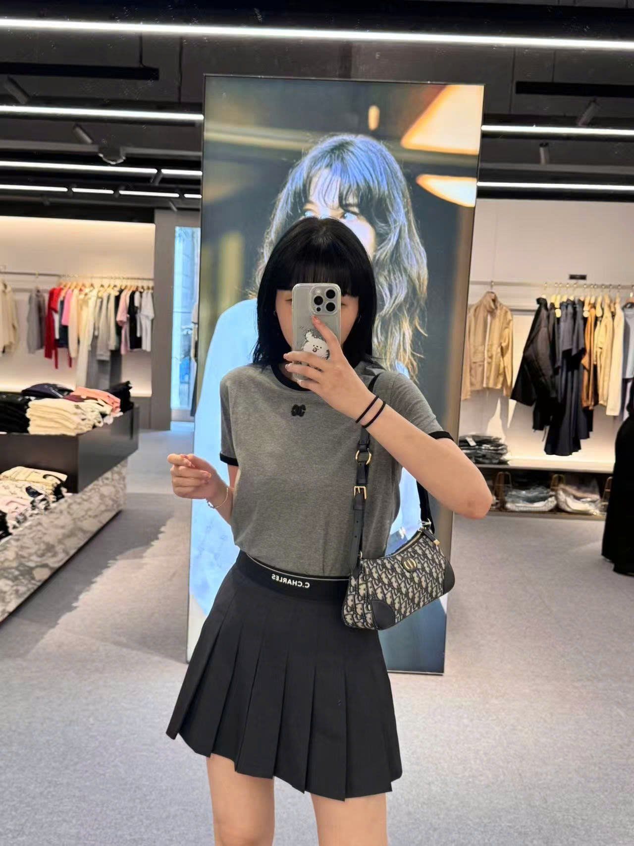  4.Chân váy xếp cạp chester 