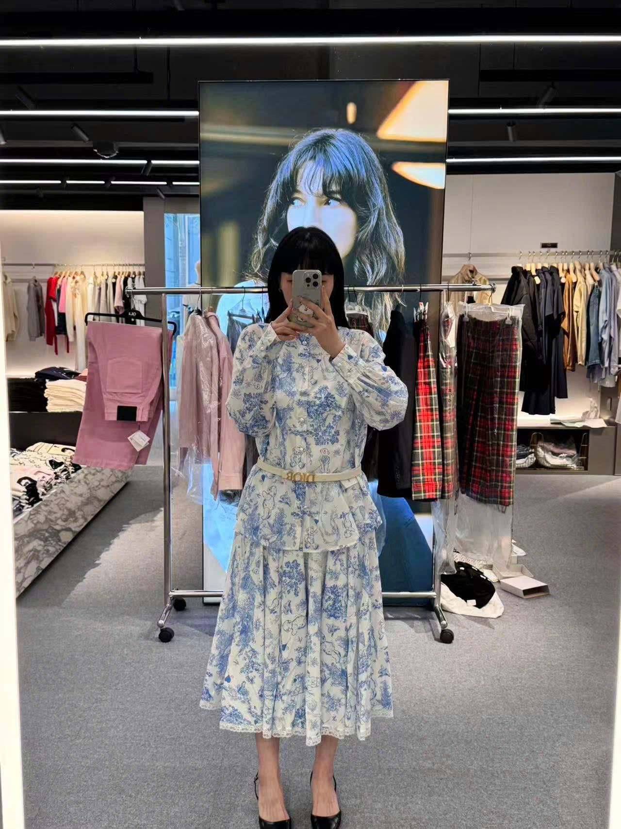  Bộ Áo sơ mi dáng suông, cổ tàu và chân váy dài xanh ren - set 