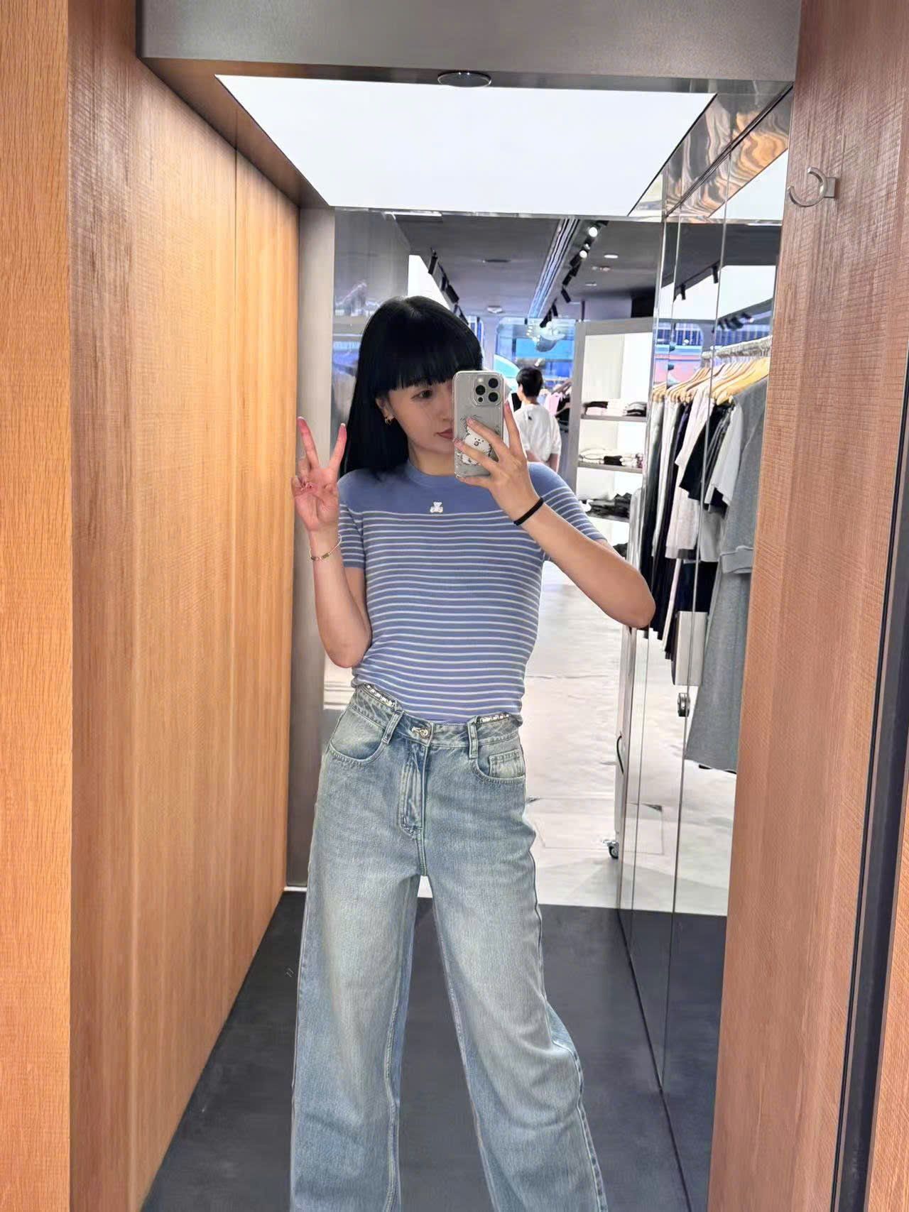  Áo ngắn tay xanh da trời kẻ sọc ngang - gấu trắng 