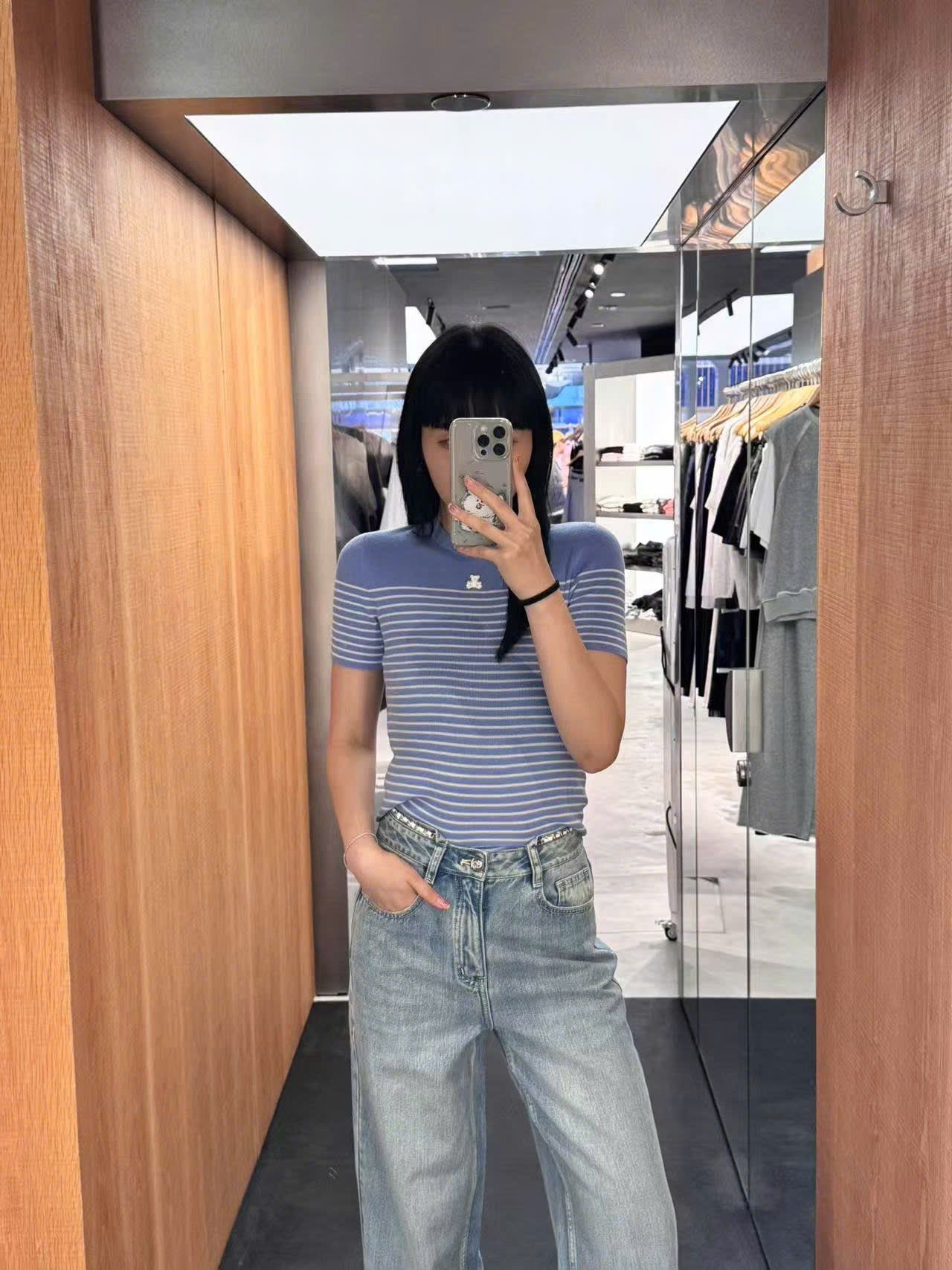  Áo ngắn tay xanh da trời kẻ sọc ngang - gấu trắng 