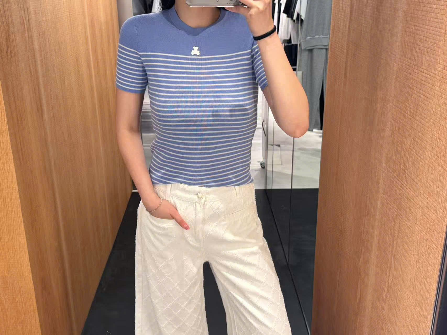  Áo ngắn tay xanh da trời kẻ sọc ngang - gấu trắng 