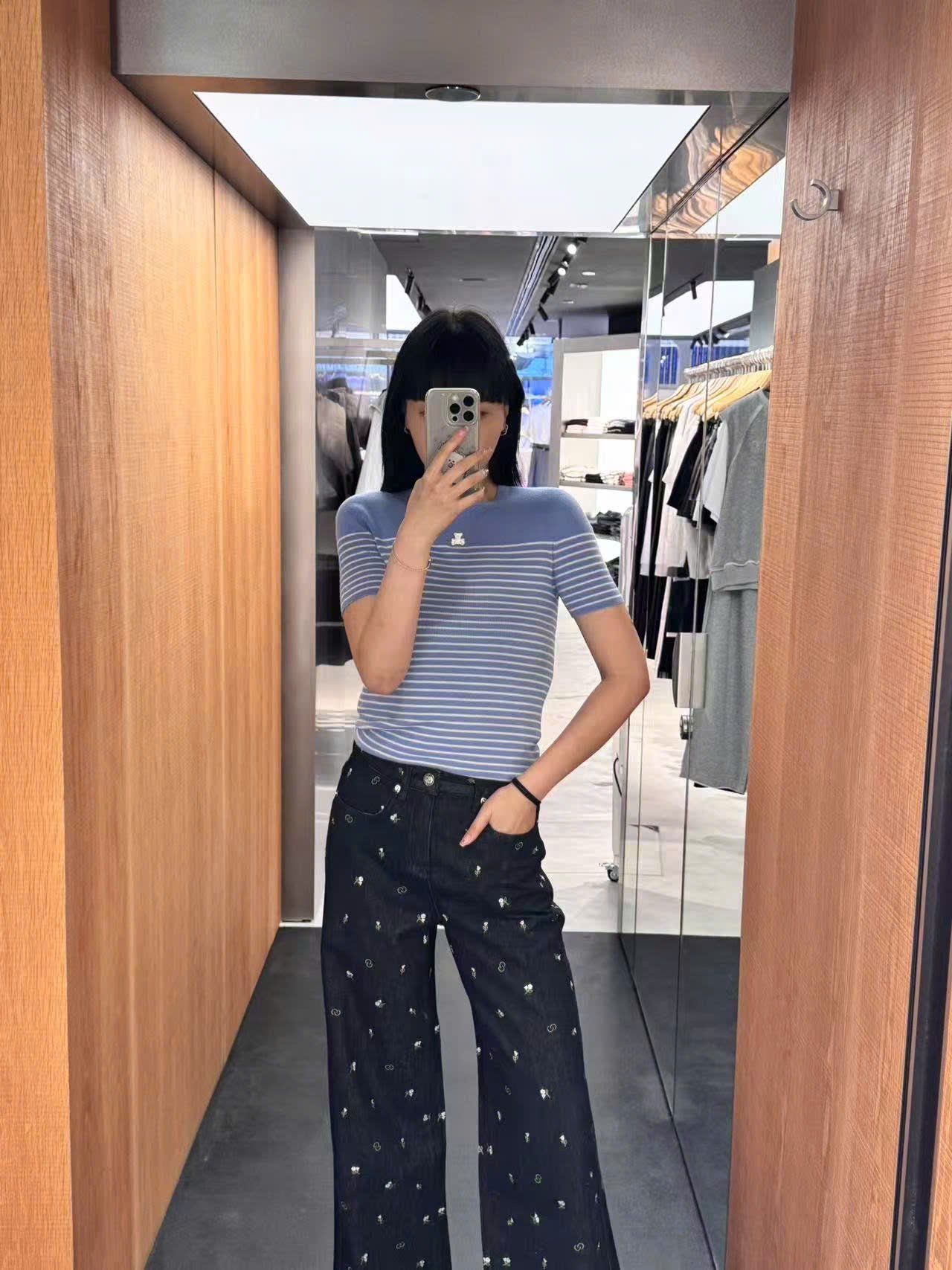  Áo ngắn tay xanh da trời kẻ sọc ngang - gấu trắng 