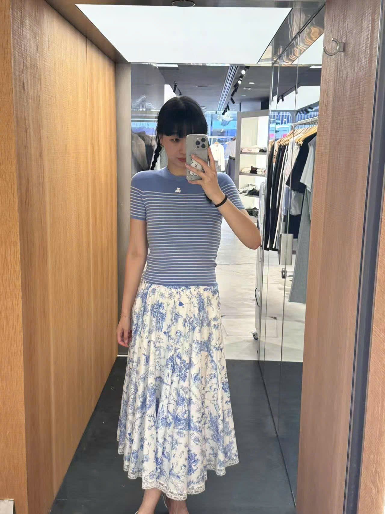  Áo ngắn tay xanh da trời kẻ sọc ngang - gấu trắng 